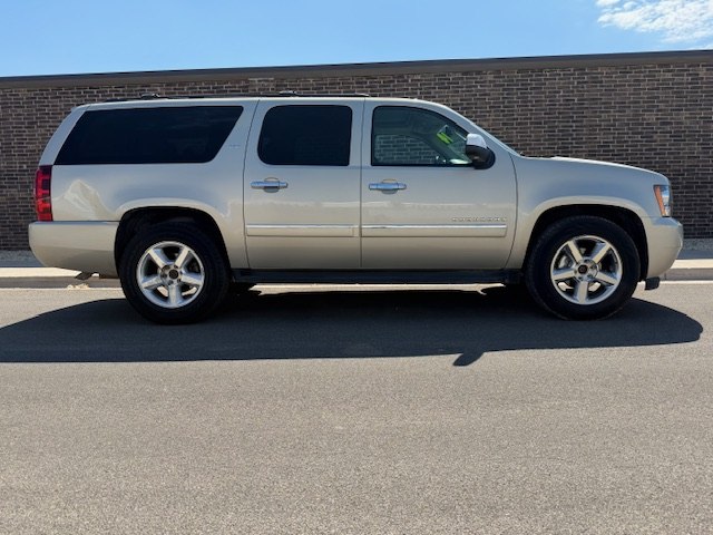 Photo 5 of this CHEVROLET SUBURBAN