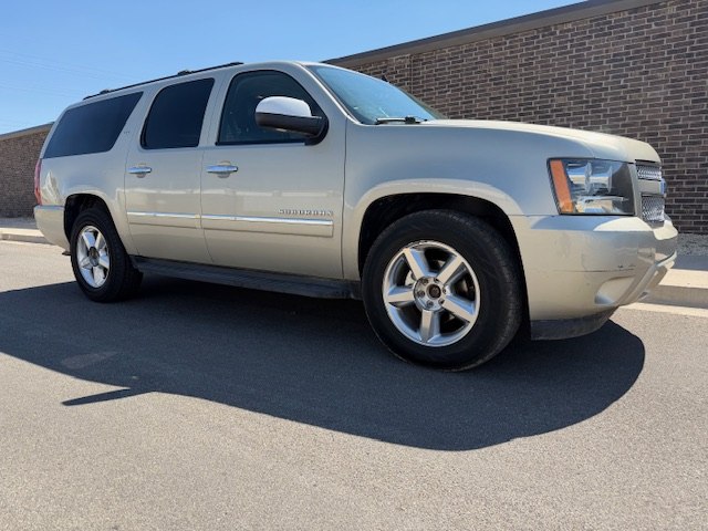 Photo 4 of this CHEVROLET SUBURBAN