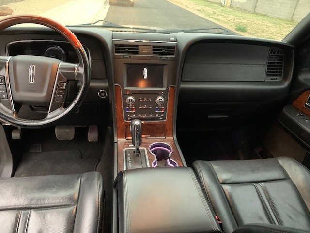 Photo 10 of this LINCOLN NAVIGATOR