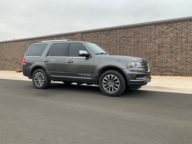 Photo 4 of this LINCOLN NAVIGATOR