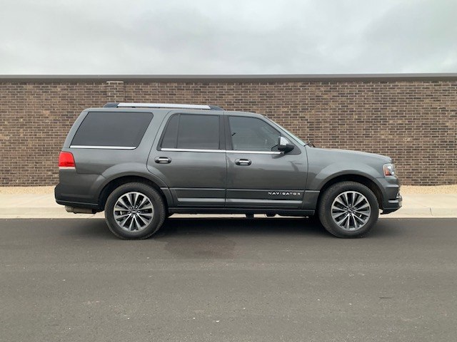 Photo 5 of this LINCOLN NAVIGATOR