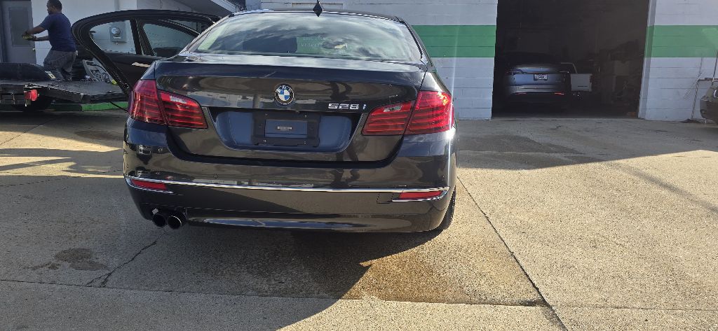 Photo 5 of this BMW 528