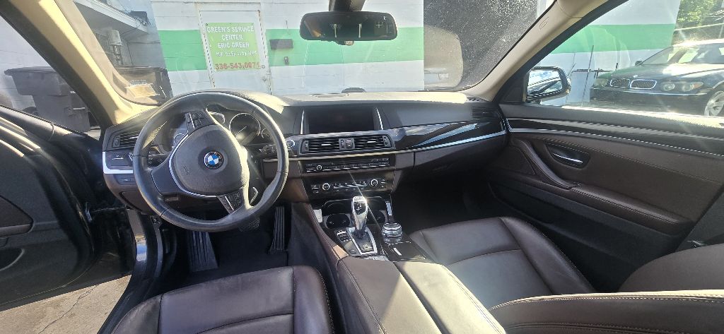 Photo 12 of this BMW 528