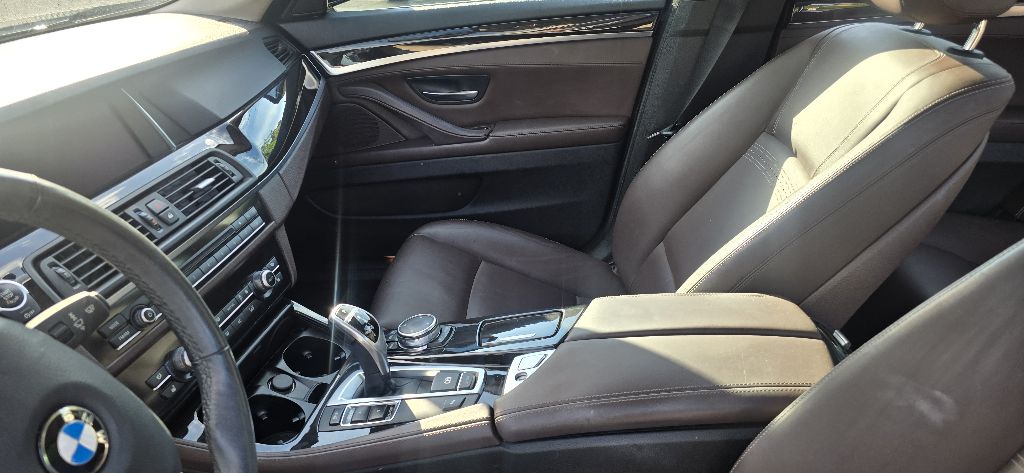 Photo 6 of this BMW 528