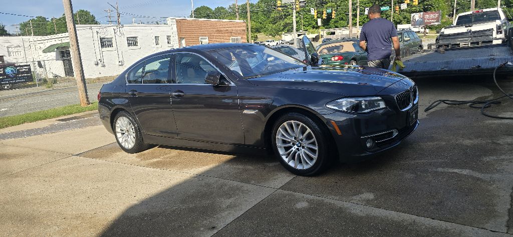Photo 2 of this BMW 528