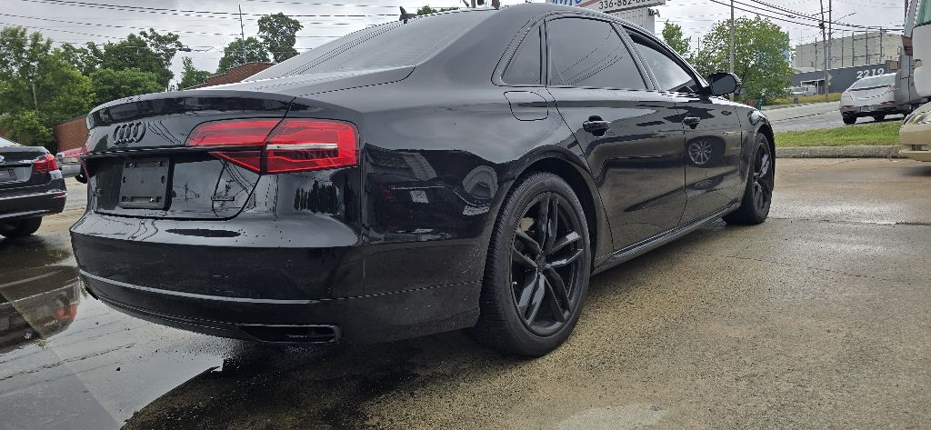 Photo 2 of this AUDI A8
