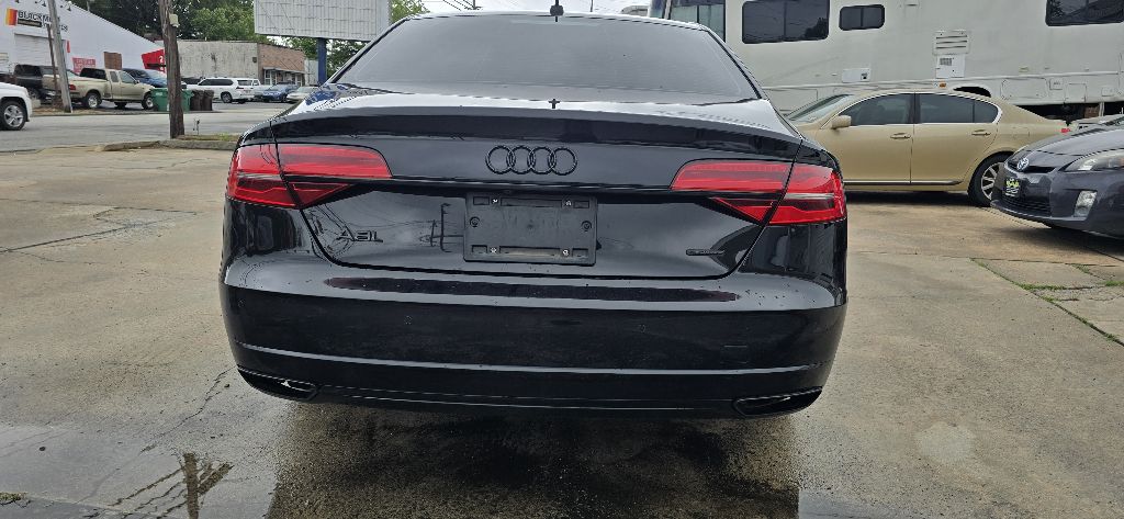 Photo 3 of this AUDI A8