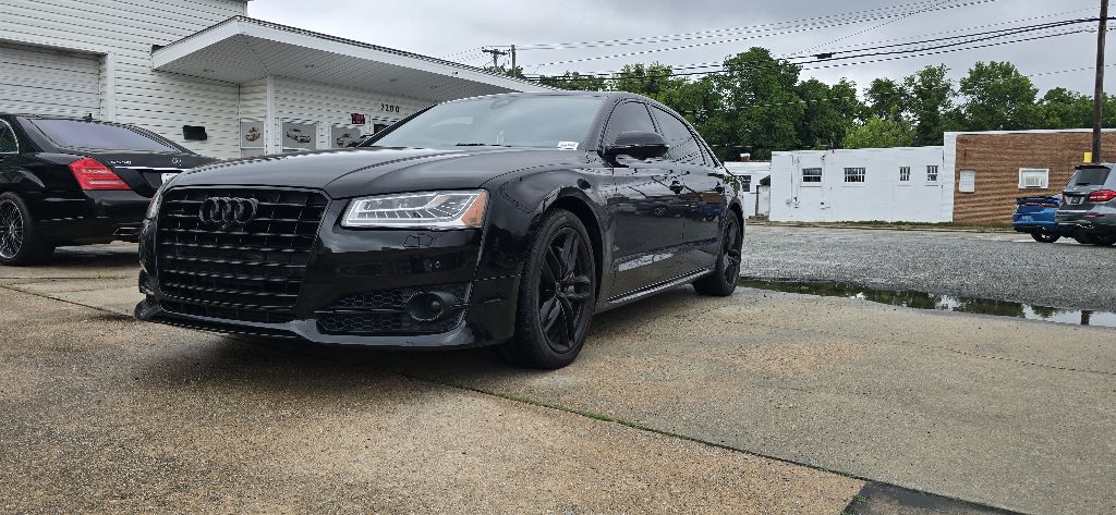 Photo 5 of this AUDI A8