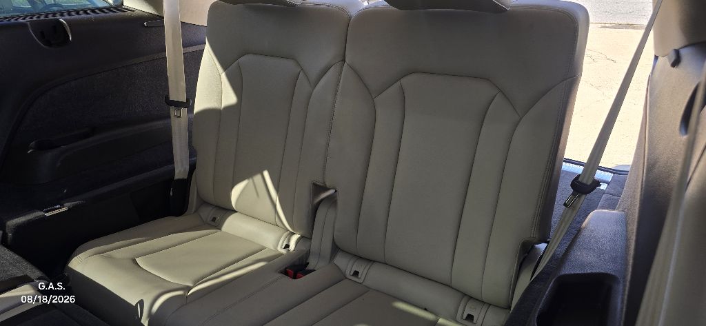 Photo 13 of this AUDI Q7