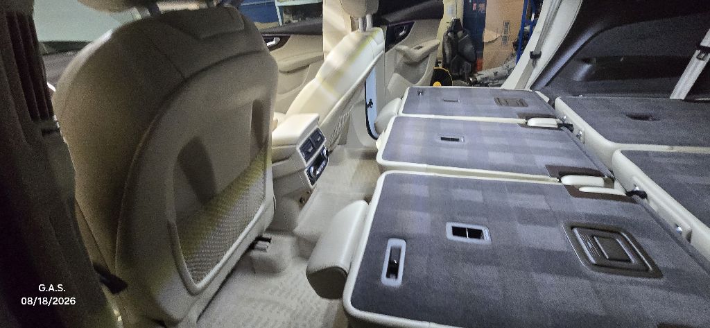 Photo 16 of this AUDI Q7