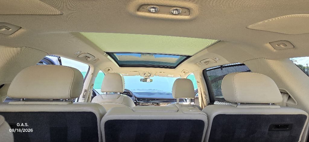 Photo 11 of this AUDI Q7