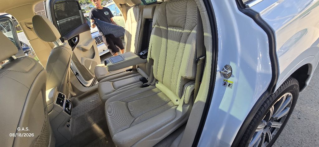 Photo 12 of this AUDI Q7