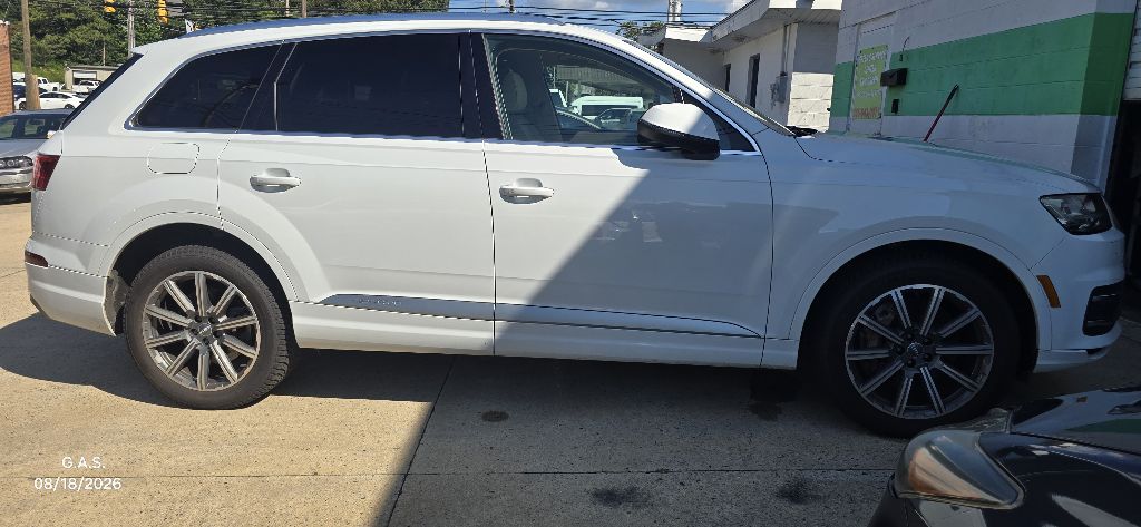 Photo 10 of this AUDI Q7