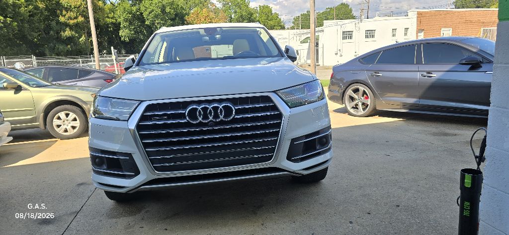 Photo 9 of this AUDI Q7