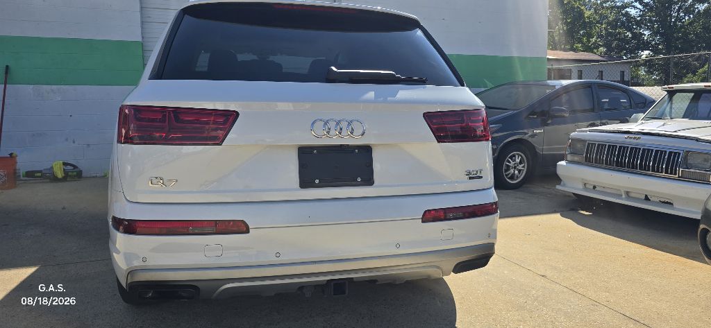 Photo 8 of this AUDI Q7