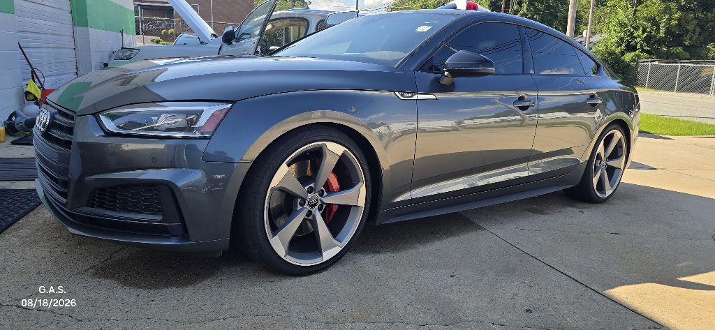 Photo 4 of this AUDI S5