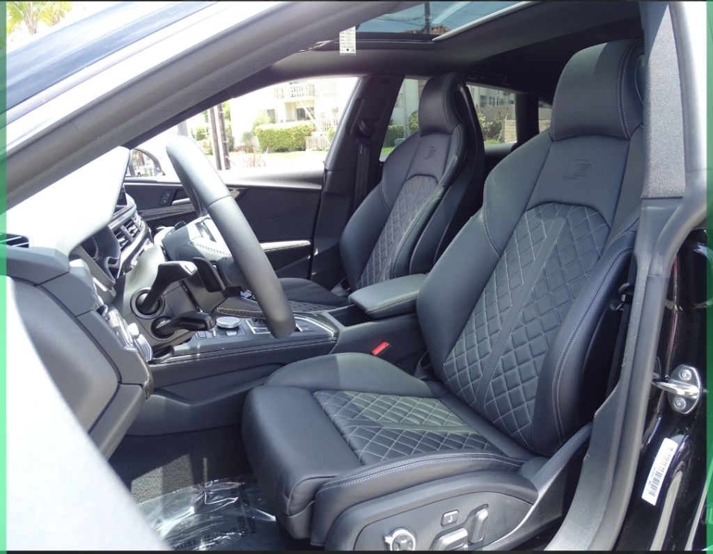 Photo 14 of this AUDI S5