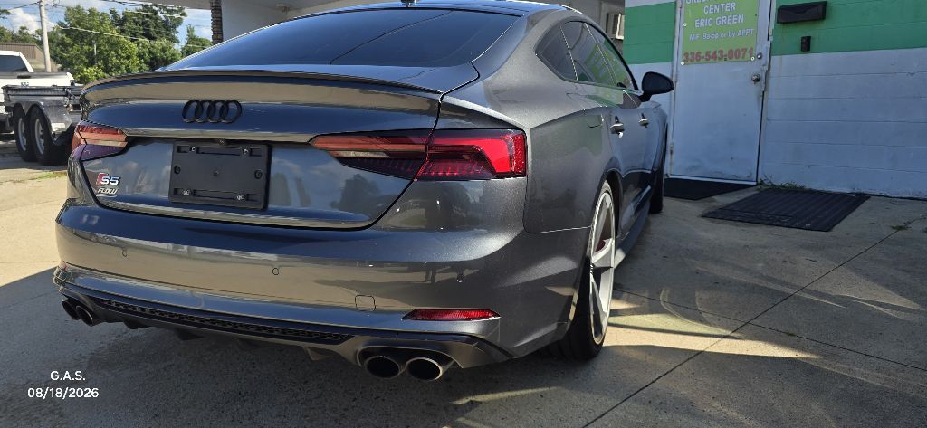Photo 10 of this AUDI S5