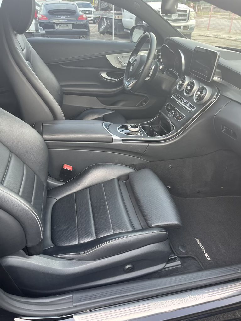 Photo 11 of this MERCEDES-BENZ C-CLASS