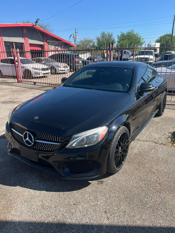 Photo 2 of this MERCEDES-BENZ C-CLASS