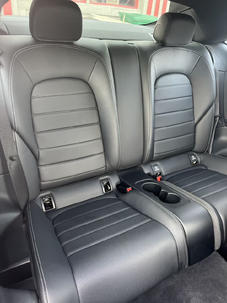 Photo 10 of this MERCEDES-BENZ C-CLASS