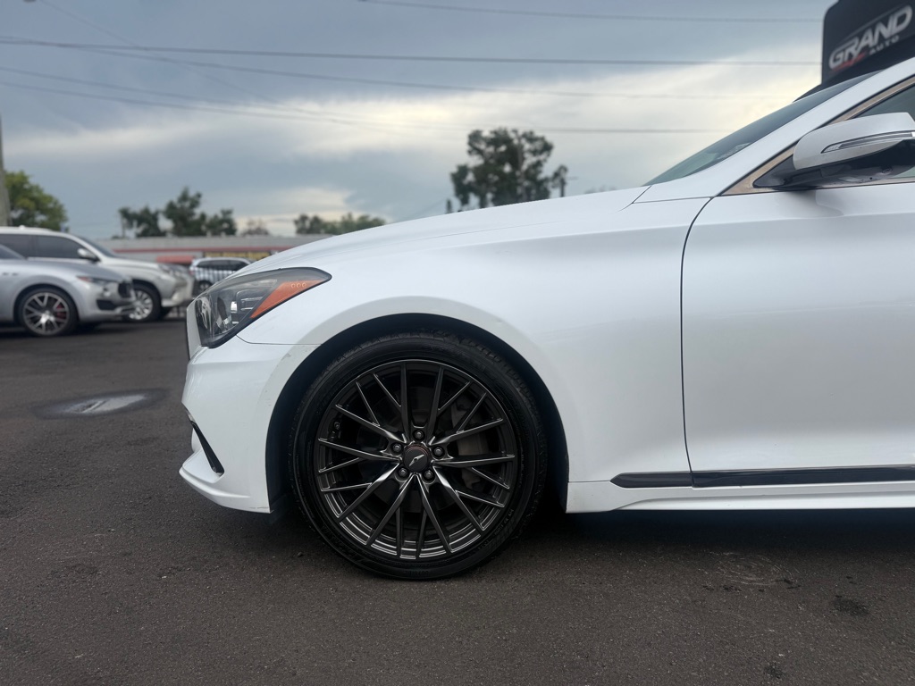 View vehicle photo 6
