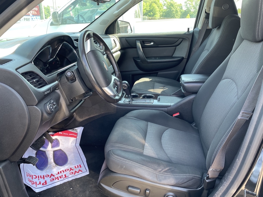 Photo 4 of this CHEVROLET TRAVERSE