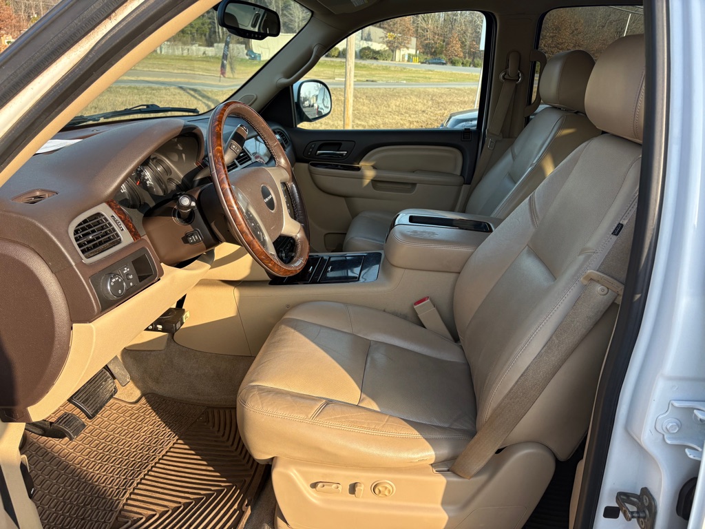 Photo 4 of this GMC YUKON XL