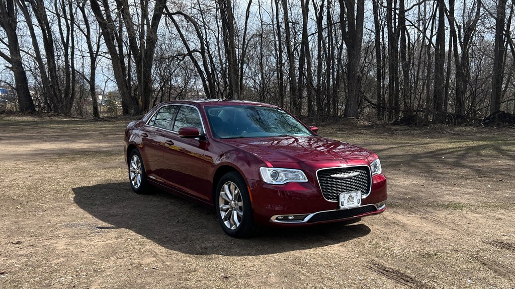 Red (MAROON) 2017 Chrysler 300 Limited AWD Sedan All-Wheel Drive Automatic