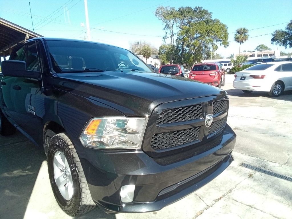 Photo 5 of this RAM 1500 CREW