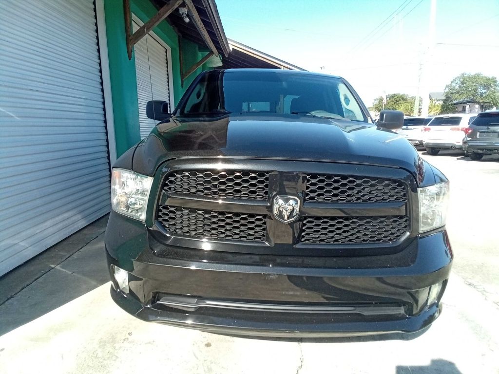 Photo 6 of this RAM 1500 CREW