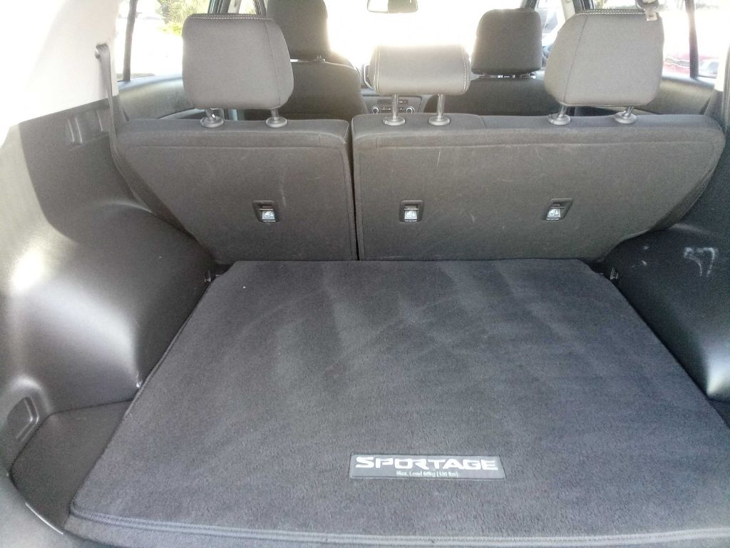 Photo 17 of this KIA SPORTAGE