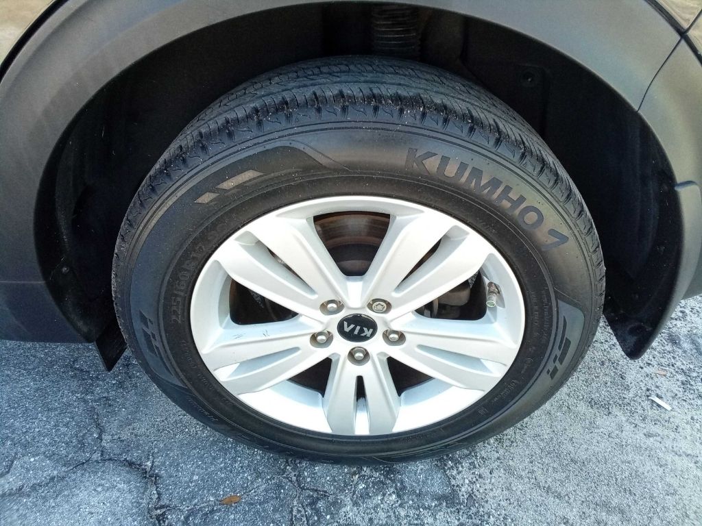 Photo 19 of this KIA SPORTAGE