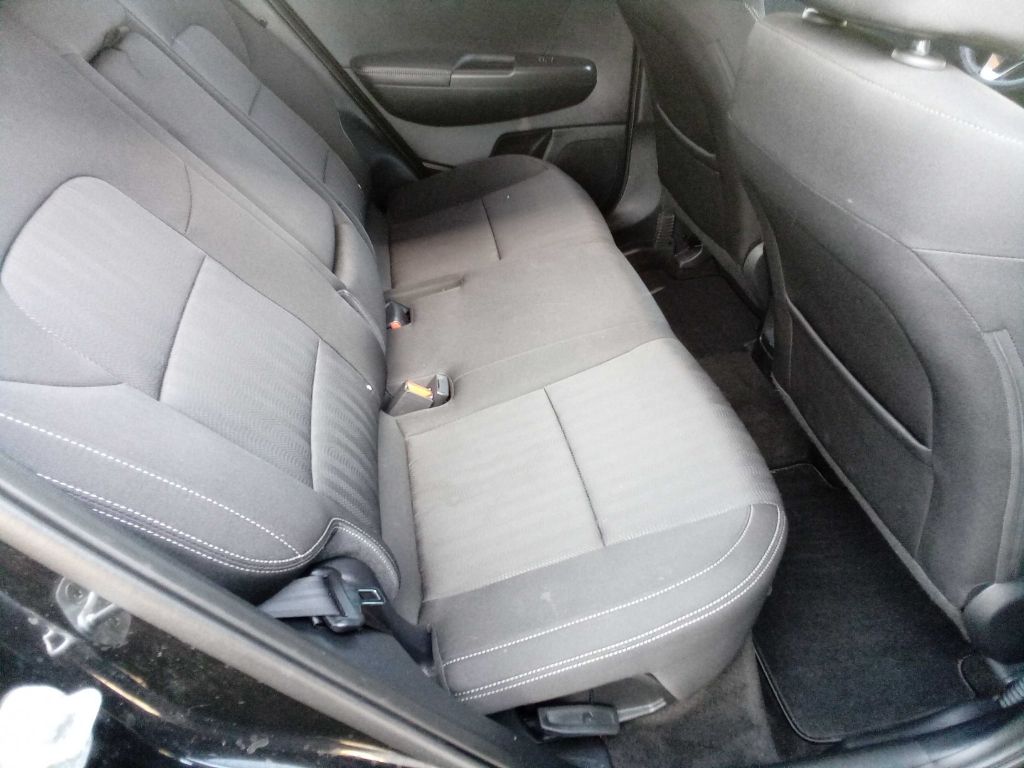 Photo 16 of this KIA SPORTAGE