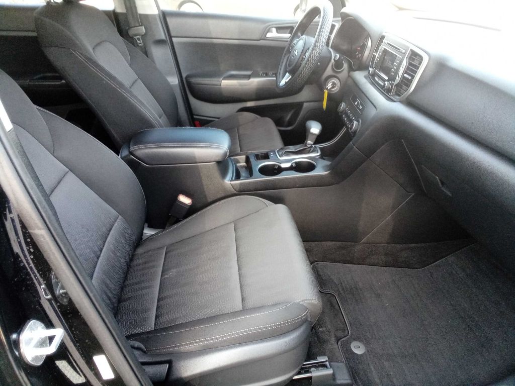Photo 14 of this KIA SPORTAGE