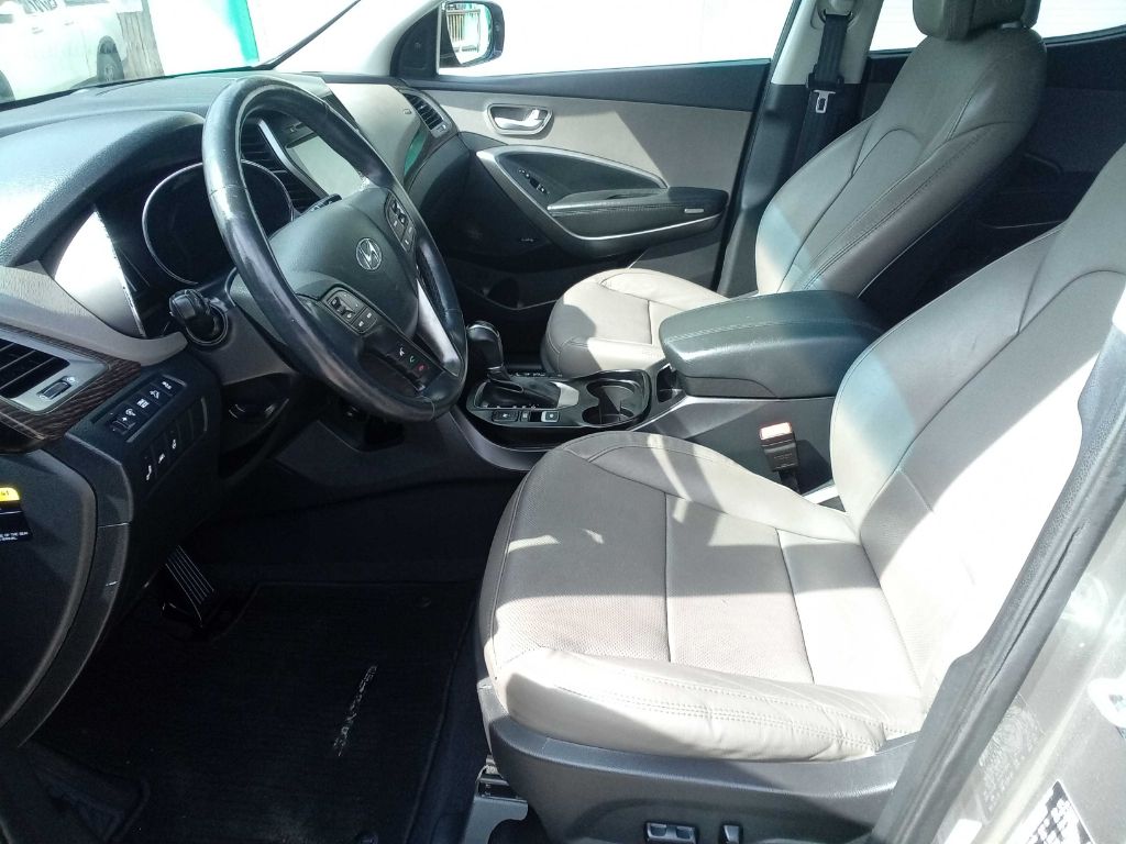 Photo 14 of this HYUNDAI SANTA FE SPORT