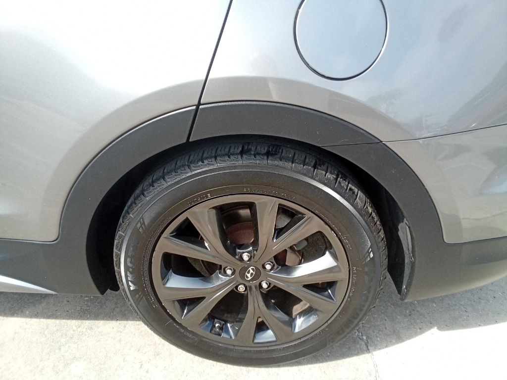 Photo 21 of this HYUNDAI SANTA FE SPORT