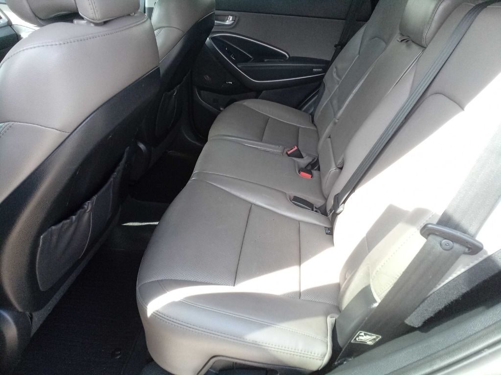 Photo 16 of this HYUNDAI SANTA FE SPORT