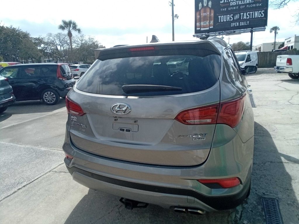 Photo 13 of this HYUNDAI SANTA FE SPORT