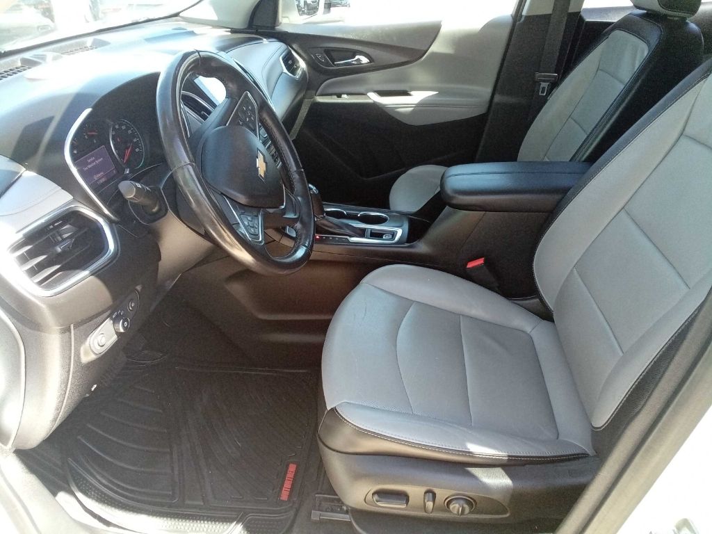 Photo 17 of this CHEVROLET EQUINOX