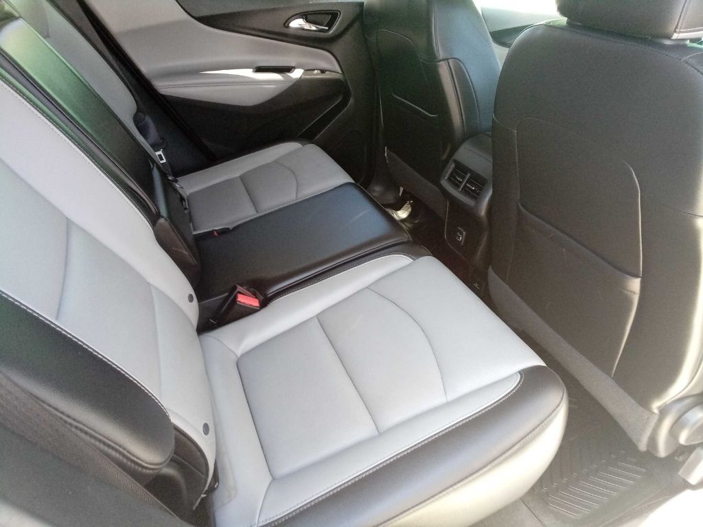 Photo 22 of this CHEVROLET EQUINOX