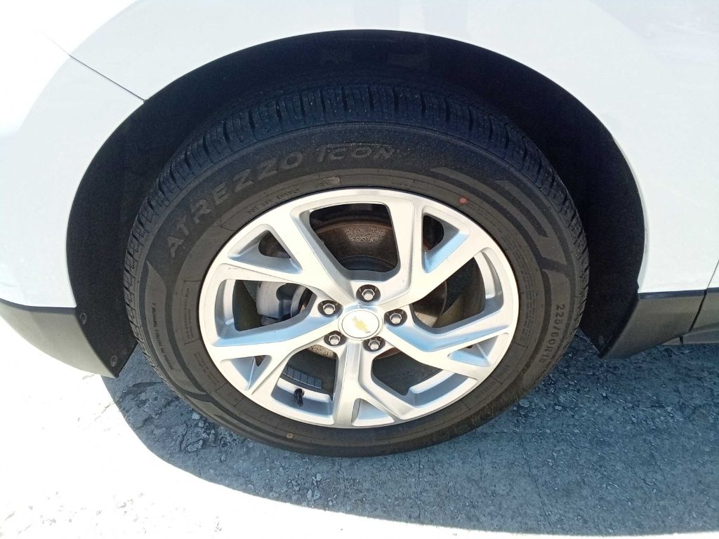 Photo 15 of this CHEVROLET EQUINOX