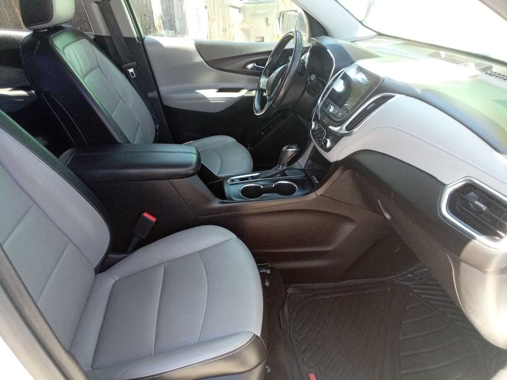 Photo 20 of this CHEVROLET EQUINOX