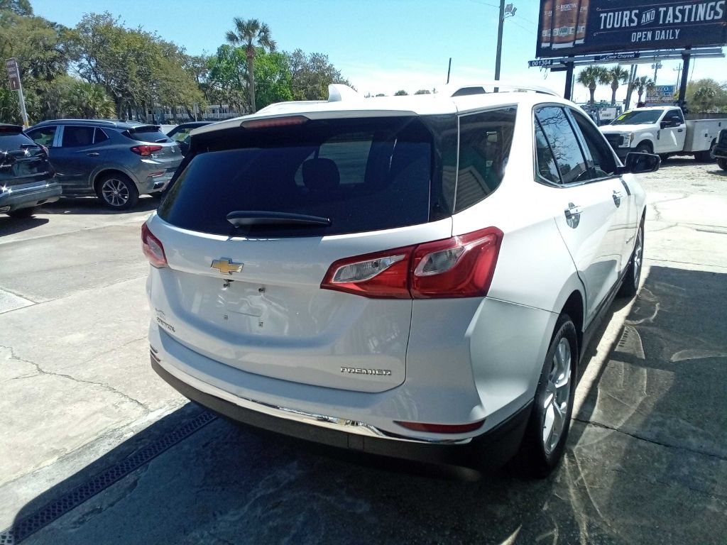 Photo 13 of this CHEVROLET EQUINOX