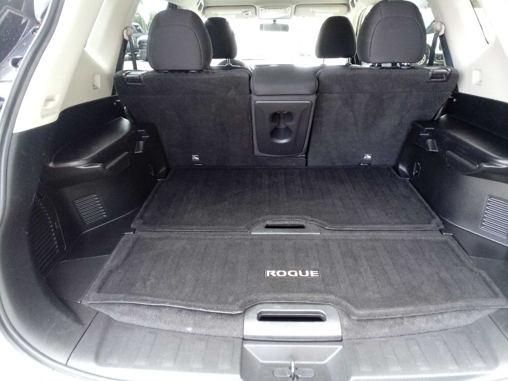 Photo 24 of this NISSAN ROGUE