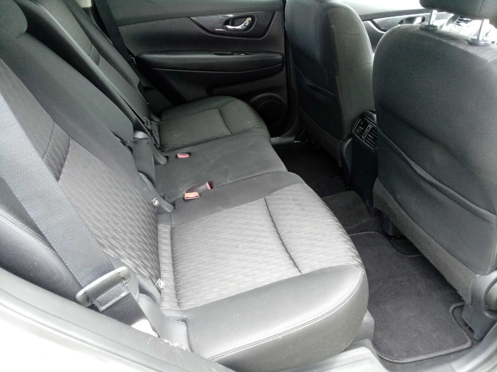 Photo 23 of this NISSAN ROGUE