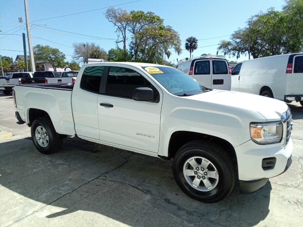 Photo 11 of this GMC CANYON