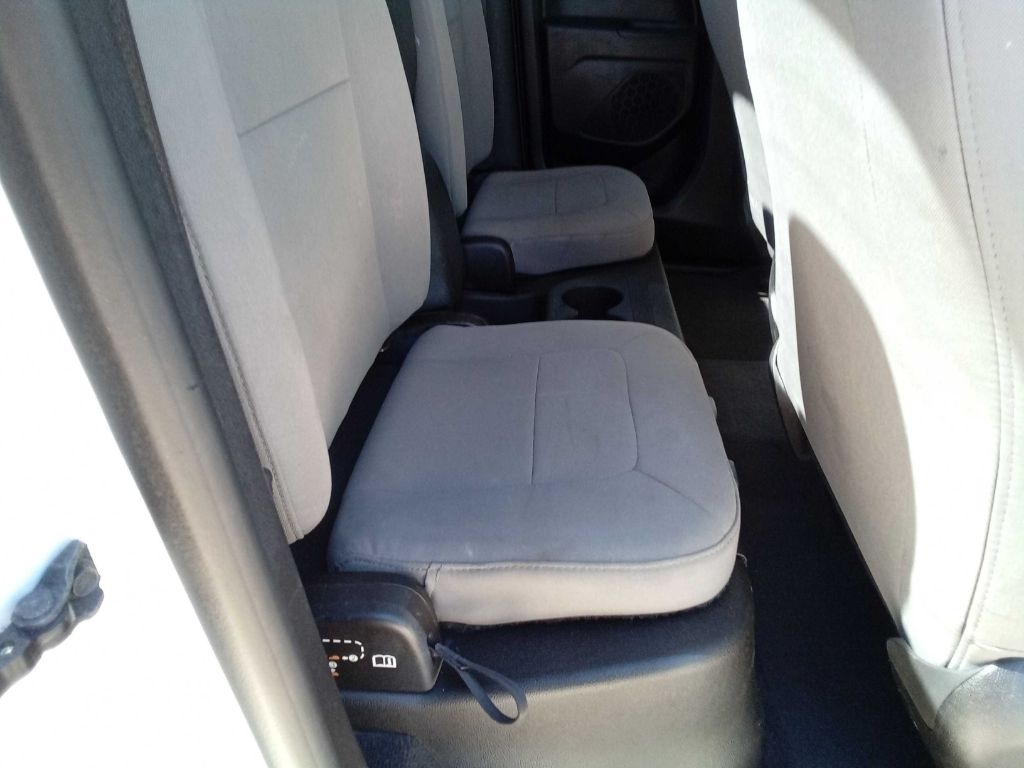 Photo 22 of this GMC CANYON