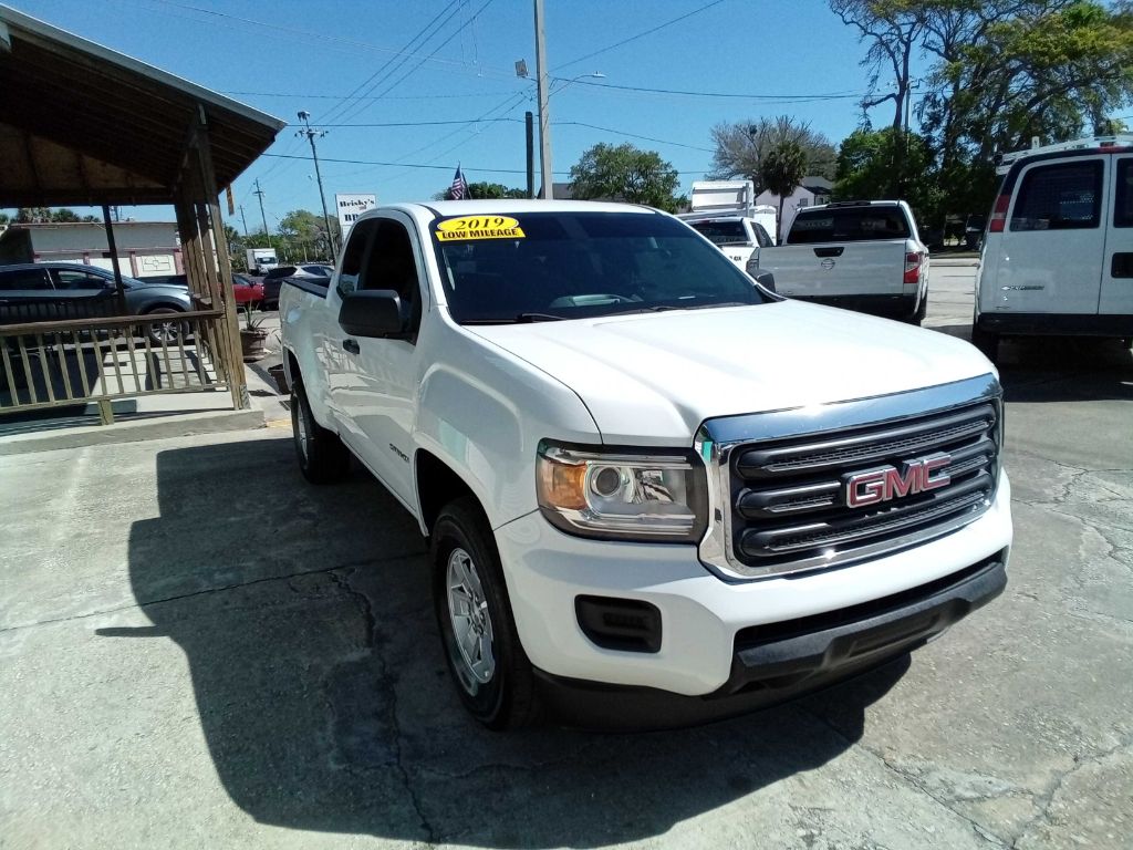 Photo 9 of this GMC CANYON