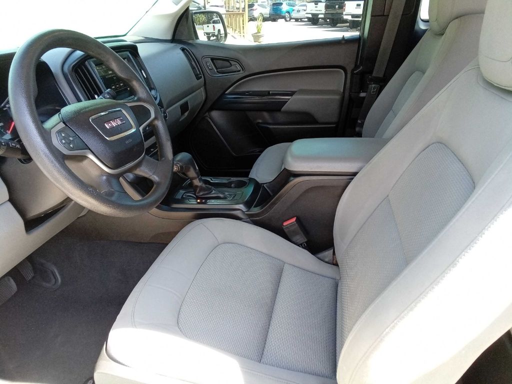 Photo 16 of this GMC CANYON